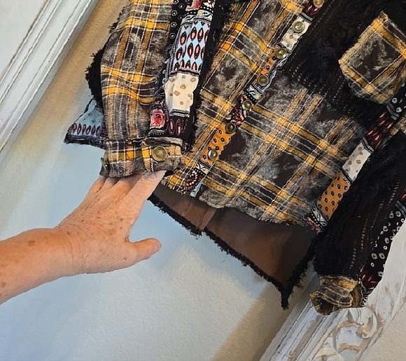 POL Multicolor Patchwork Utility Jacket - Picture 6 of 10